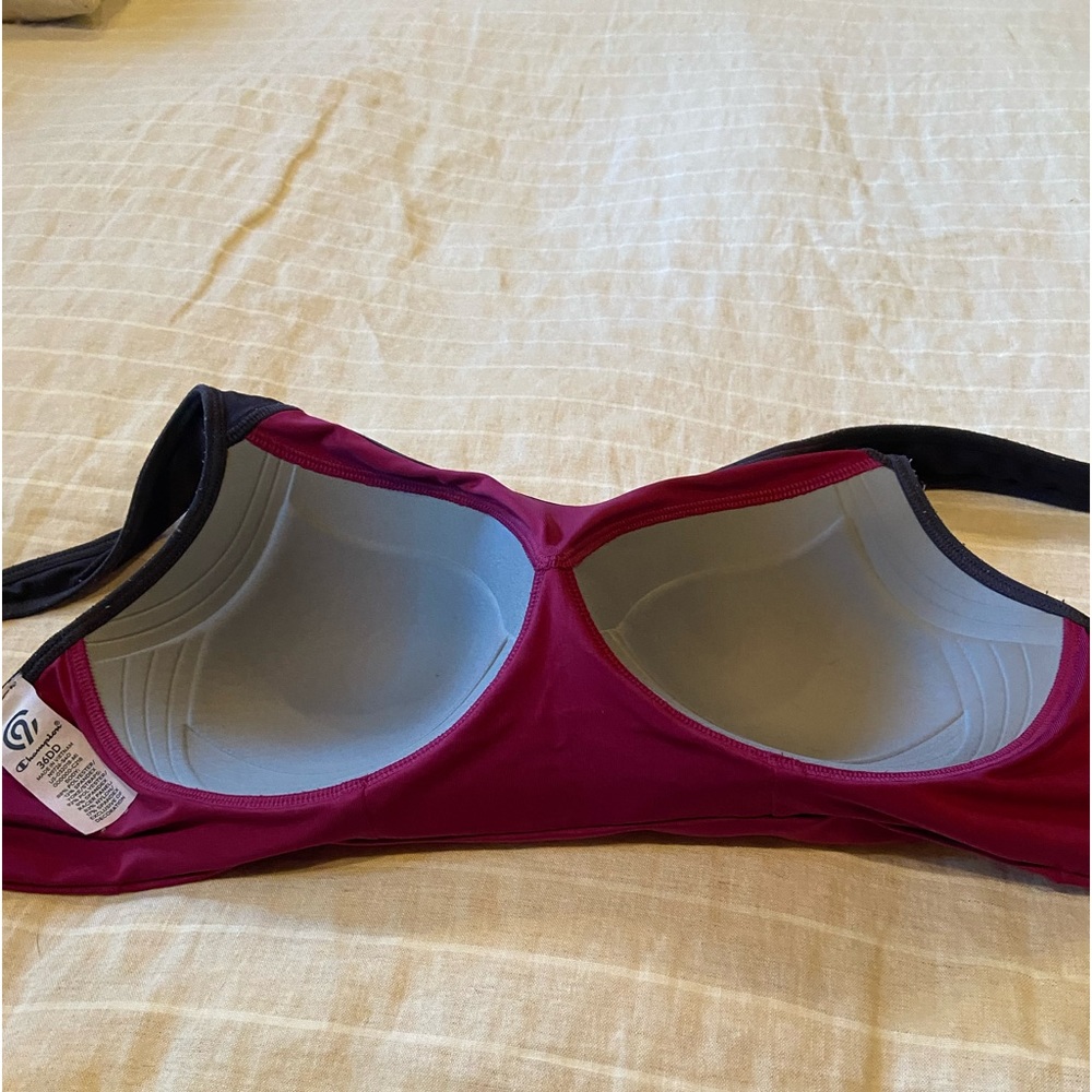 Sports bra